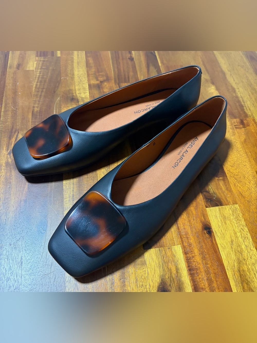 NWT. Black Angel Alarcon Square-Toe Flats with Tortoiseshell Accent  . Made Span